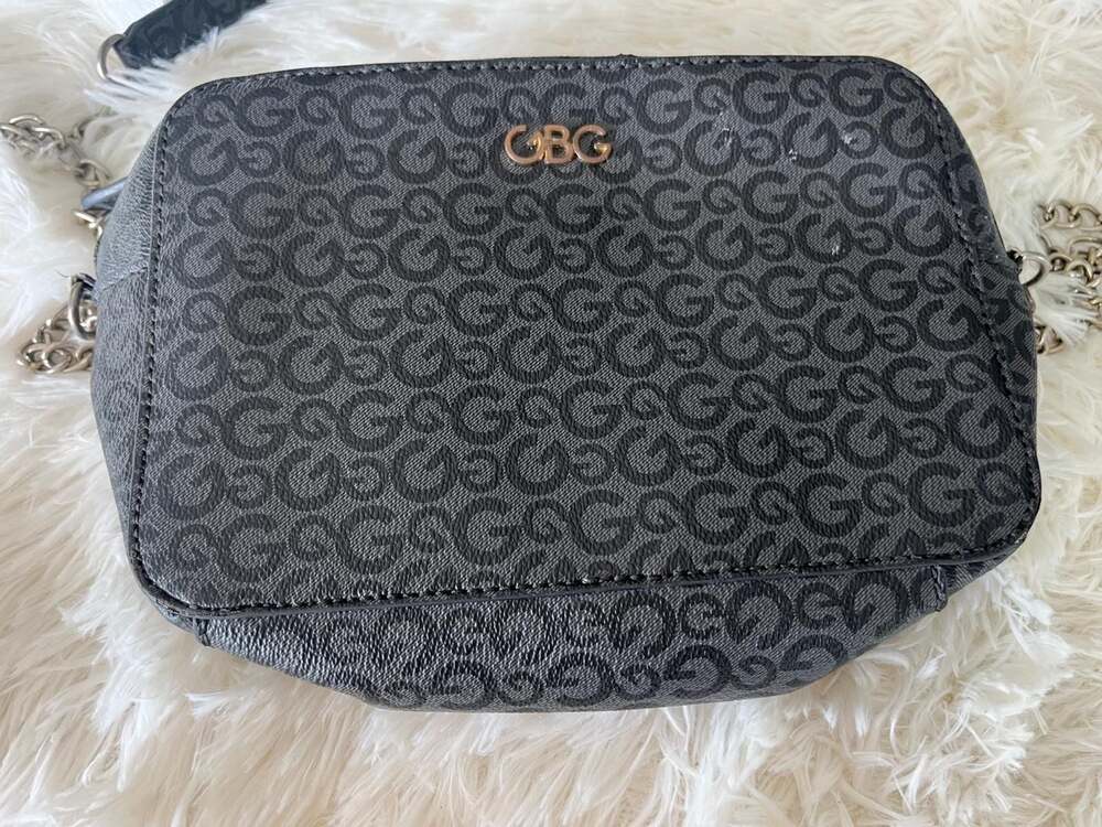 GBG Los Angeles Logo Print Black Crossbody Bag with Chain Strap